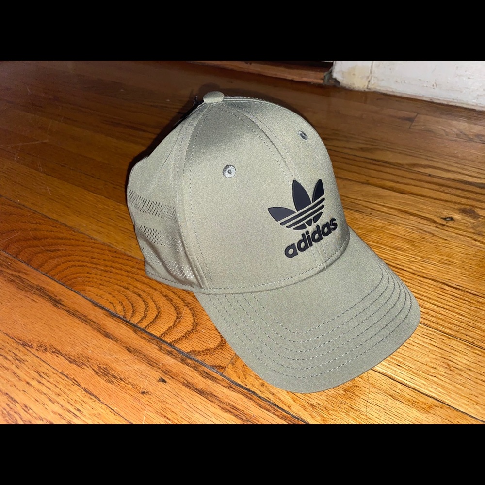 Adidas women hat